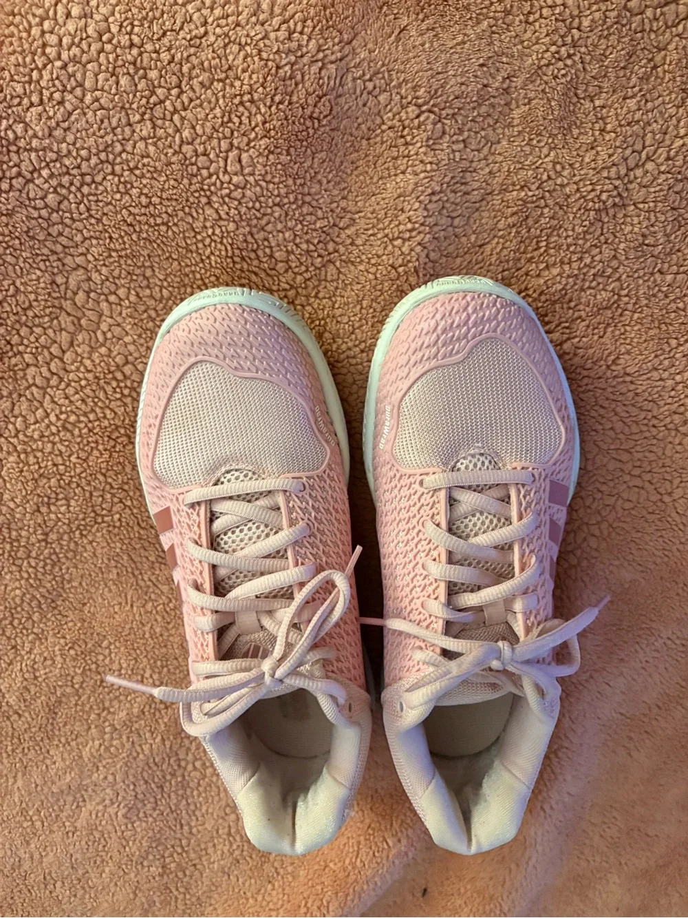 Pink Performance Mesh Trainer - Picture 2 of 5